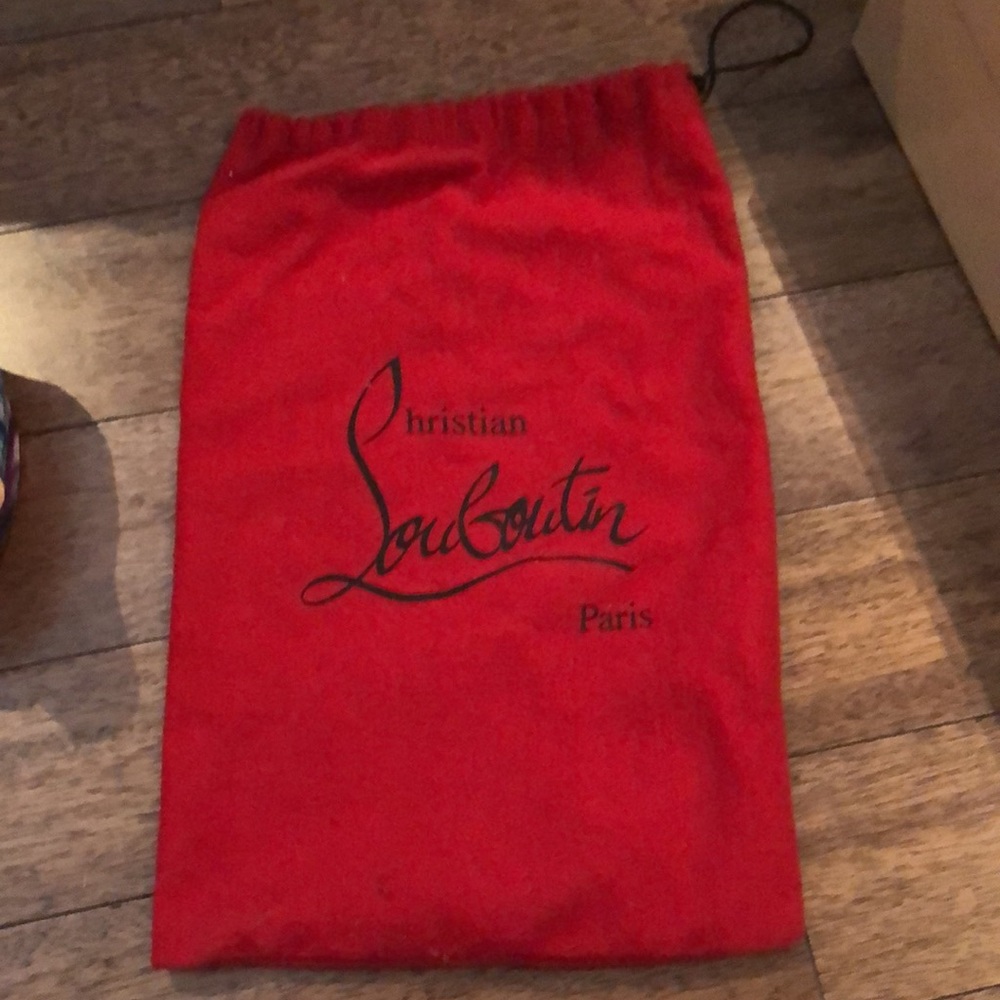 Christian louboutin authentic sandal 550$ - Picture 9 of 9